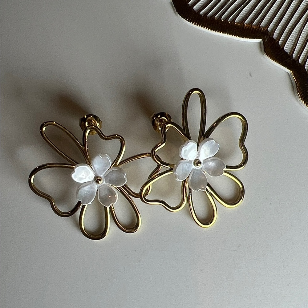 Gold and White Floral Earrings Chunky Earrings - Picture 3 of 13
